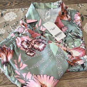 Floral Satin-Like Women’s Pajama Set with Pink and‎ Green Classic Timeless New